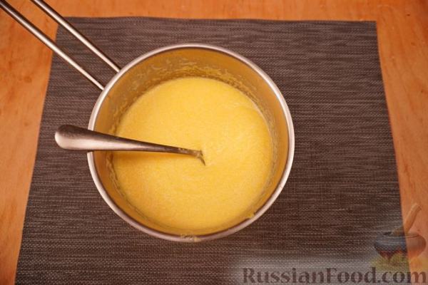 Кукурузная каша с сухофруктами и мёдом