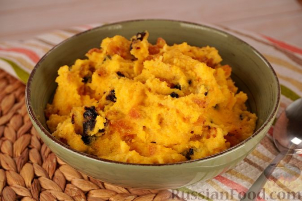 Кукурузная каша с сухофруктами и мёдом